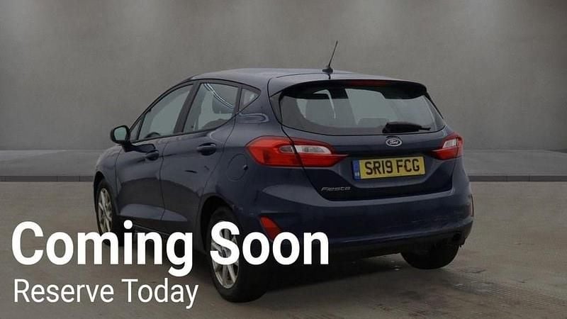 Used Ford Fiesta Zetec 85 HP (62 kW) 2019 Blue Hatchback