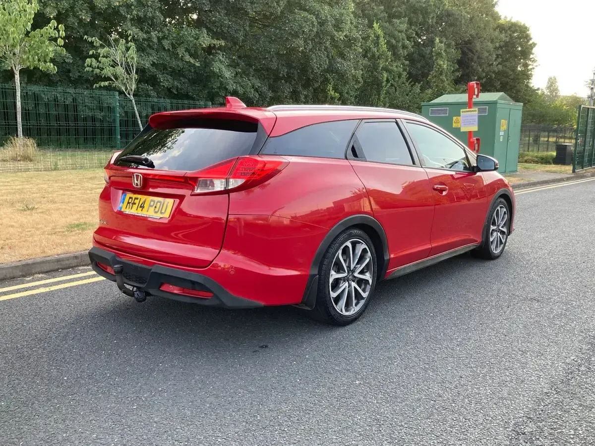 Used Honda Civic SR 120 HP (88 kW) 2014 Red Estate