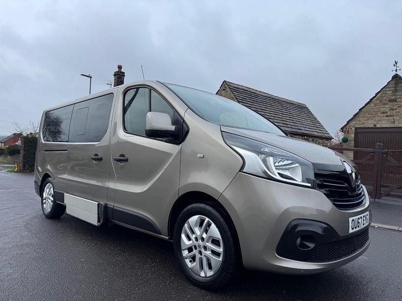 Używany Renault Trafic 2018 Beżowy Minivan