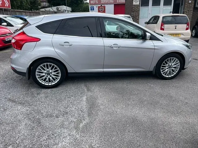Used Ford Focus Zetec 2013 Silver Hatchback