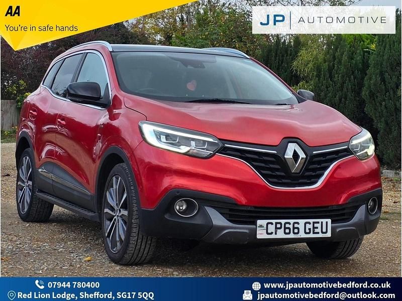 Red Used 2016 Renault Kadjar Signature SUV | £6,695 (Fair price) - Image 1/4