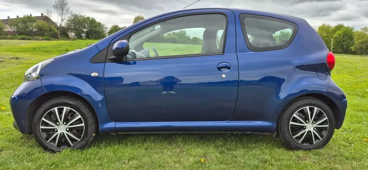 Usado Toyota Aygo 2007 Azul Utilitario