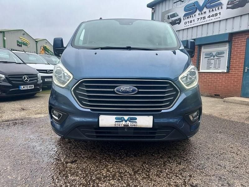 Used Ford Tourneo Custom Titanium 130 HP (95 kW) 2021 Blue Van