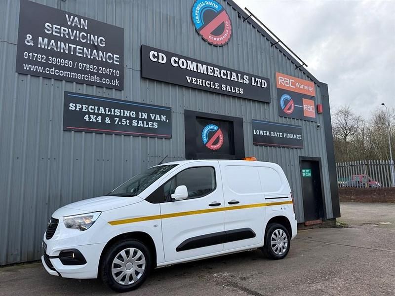 Used Vauxhall Combo Sportive 2021 White MPV