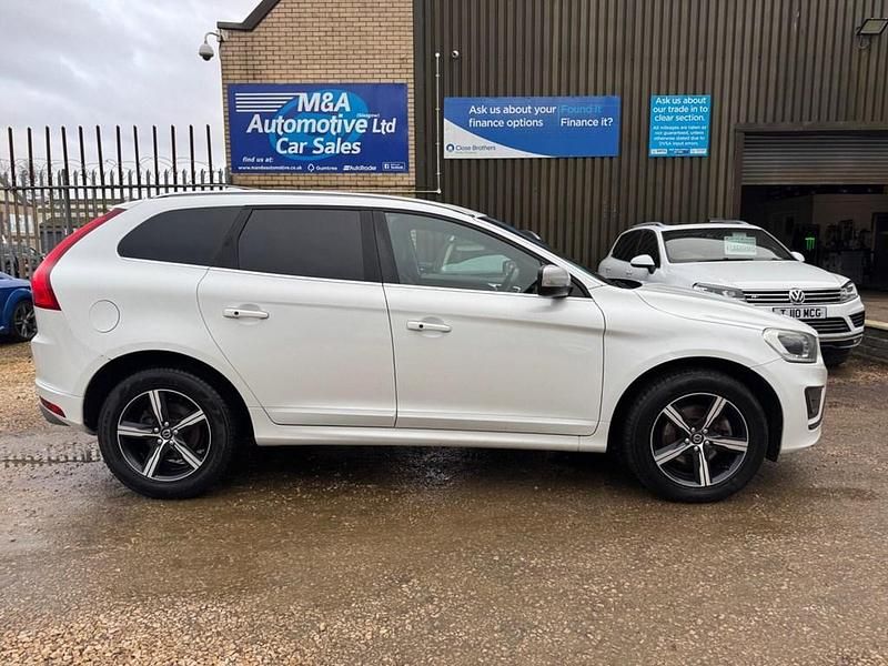 Used Volvo XC60 R-Design 220 HP (161 kW) 2016 White SUV
