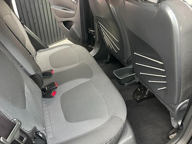 Used Renault Captur Dynamique 90 HP (66 kW) 2015 Black SUV