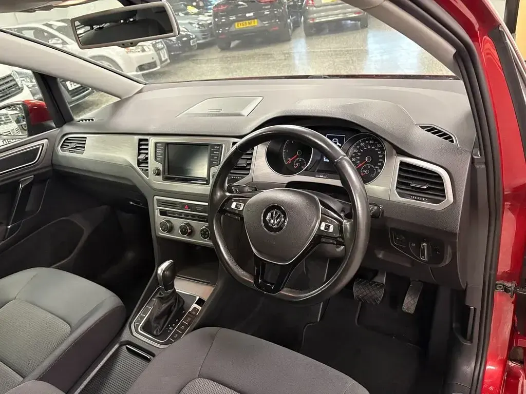 Used VW Golf Sportsvan SE 2015 Red MPV