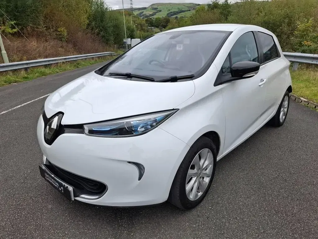 Begagnad Renault Zoe Dynamique 64 kW (88 HK) 2016 Vit Halvkombi