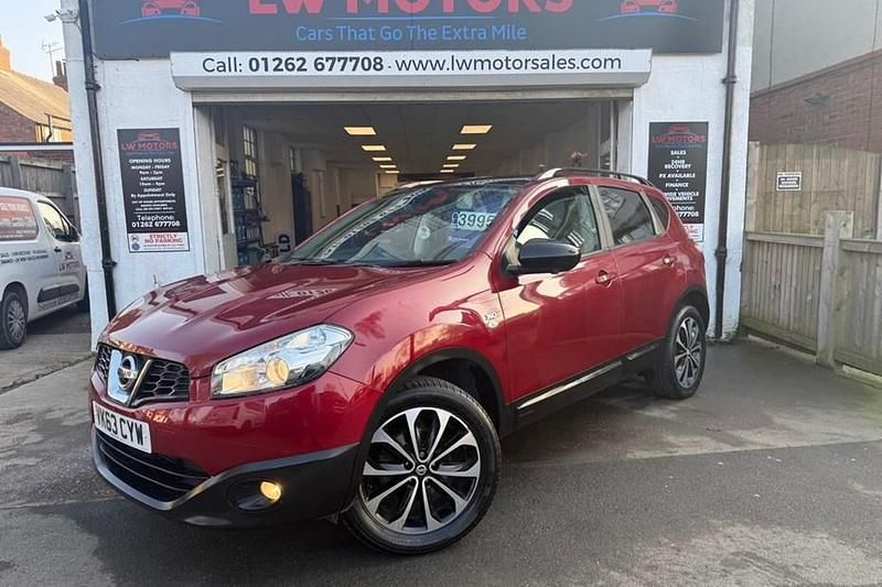 Used Nissan Qashqai 360º 110 HP (80 kW) 2013 Red SUV