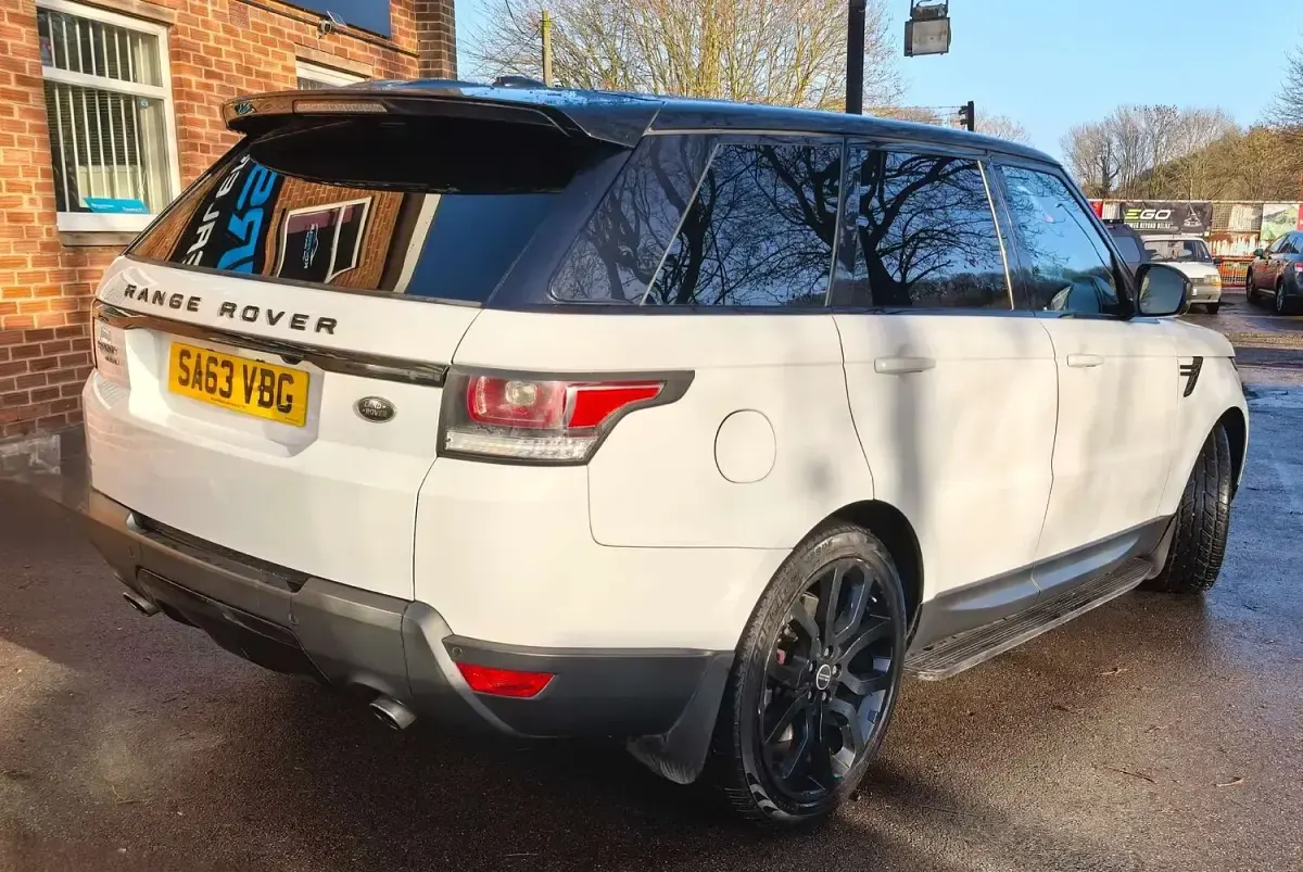 Used Land Rover Range Rover HSE Dynamic 275 HP (202 kW) 2013 White SUV