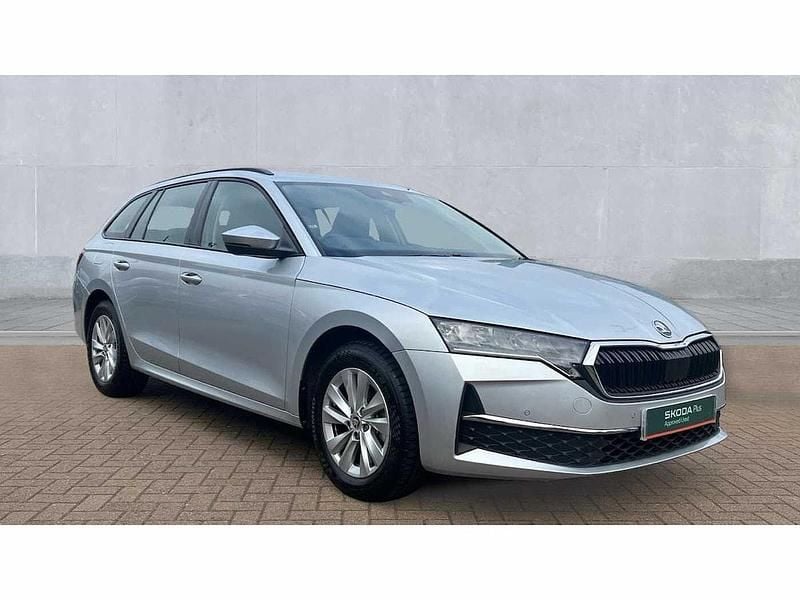 Brilliant silver metallic Used 2024 Skoda Octavia SE Technology Estate | £19,990 (Fair price) - Image 1/4