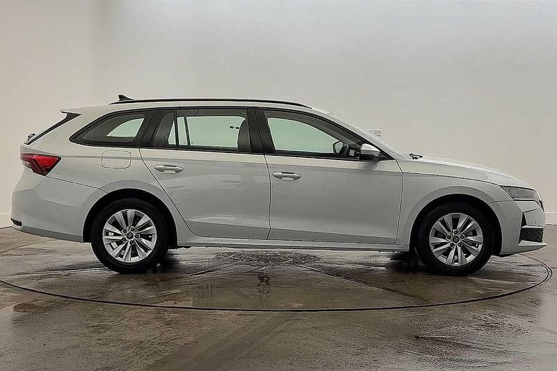 Used Skoda Octavia SE Technology 113 HP (83 kW) 2025 Moon white metallic Estate