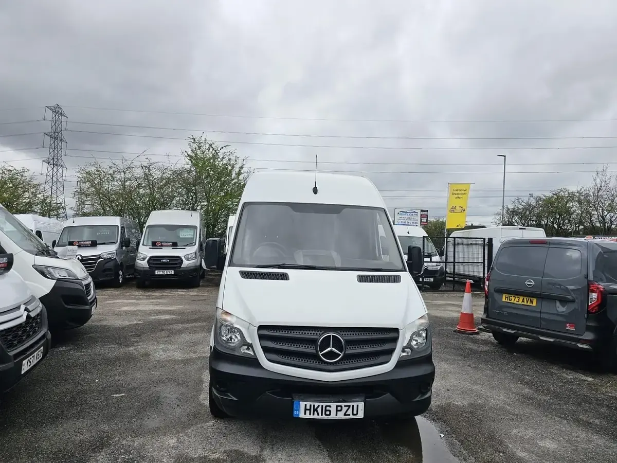 Used Mercedes Sprinter 163 HP (119 kW) 2016 White Van