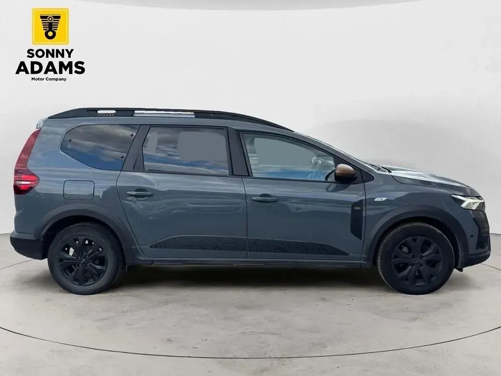 Used Dacia Jogger Extreme 110 HP (80 kW) 2024 Grey MPV