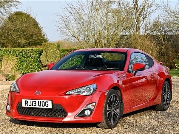 Lightening red Used 2013 Toyota GT86 GT Coupe | £15,000 (Fair price) - Image 1/1