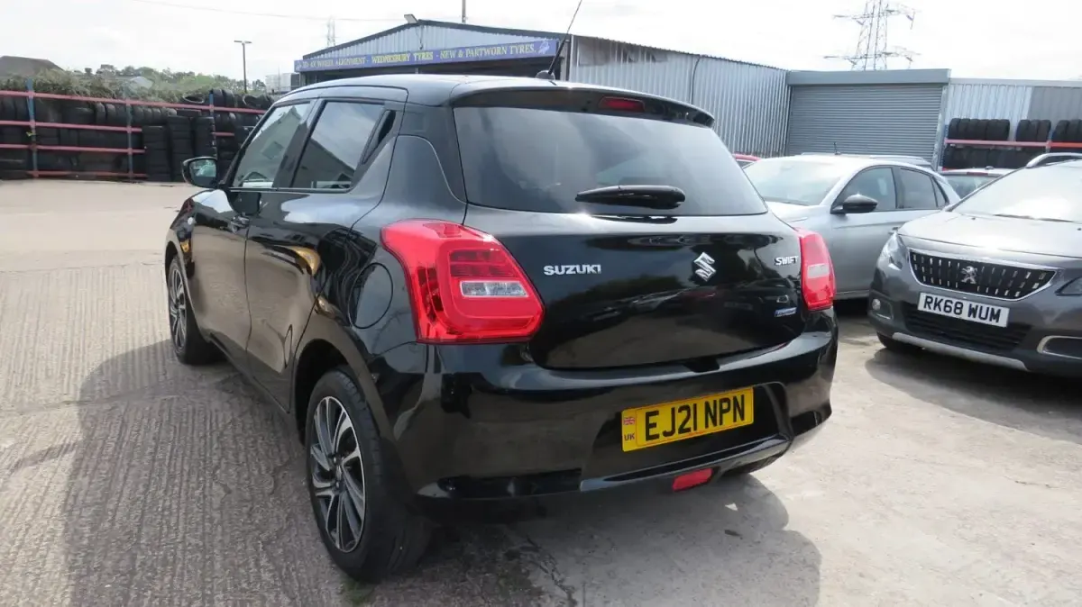 Używany Suzuki Swift SZ-L 83 KM (61 kW) 2021 Czarny Hatchback