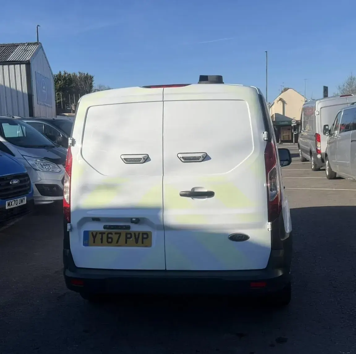 Used Ford Transit Connect 100 HP (73 kW) 2017 White MPV