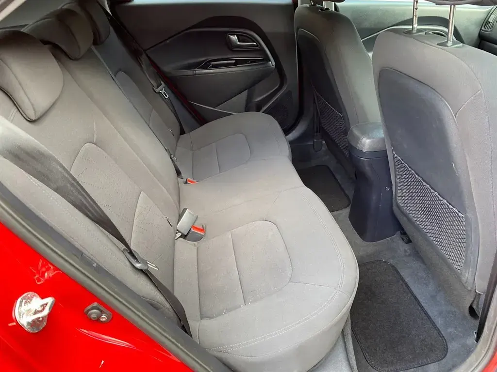 Used Kia Rio 90 HP (66 kW) 2013 Red Hatchback