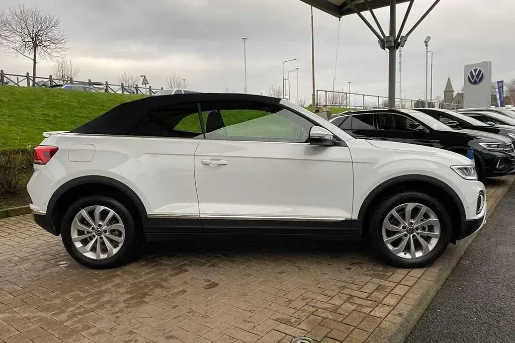 Begagnad VW T-Roc Cabriolet Style 113 HK (83 kW) 2025 Vit Cab