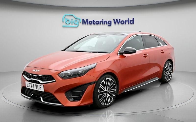 Used Kia ProCeed GT-Line S 140 HP (102 kW) 2024 Orange Estate