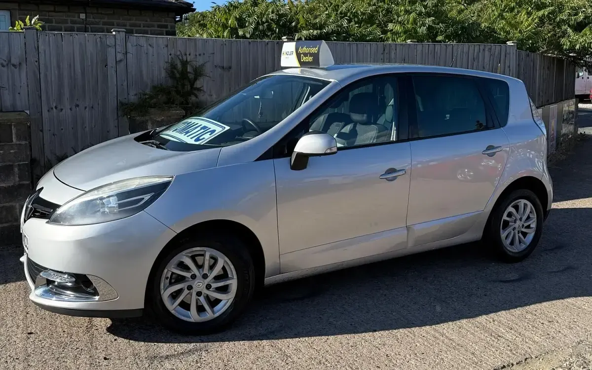Used Renault Scénic III Dynamique 110 HP (80 kW) 2013 Silver MPV