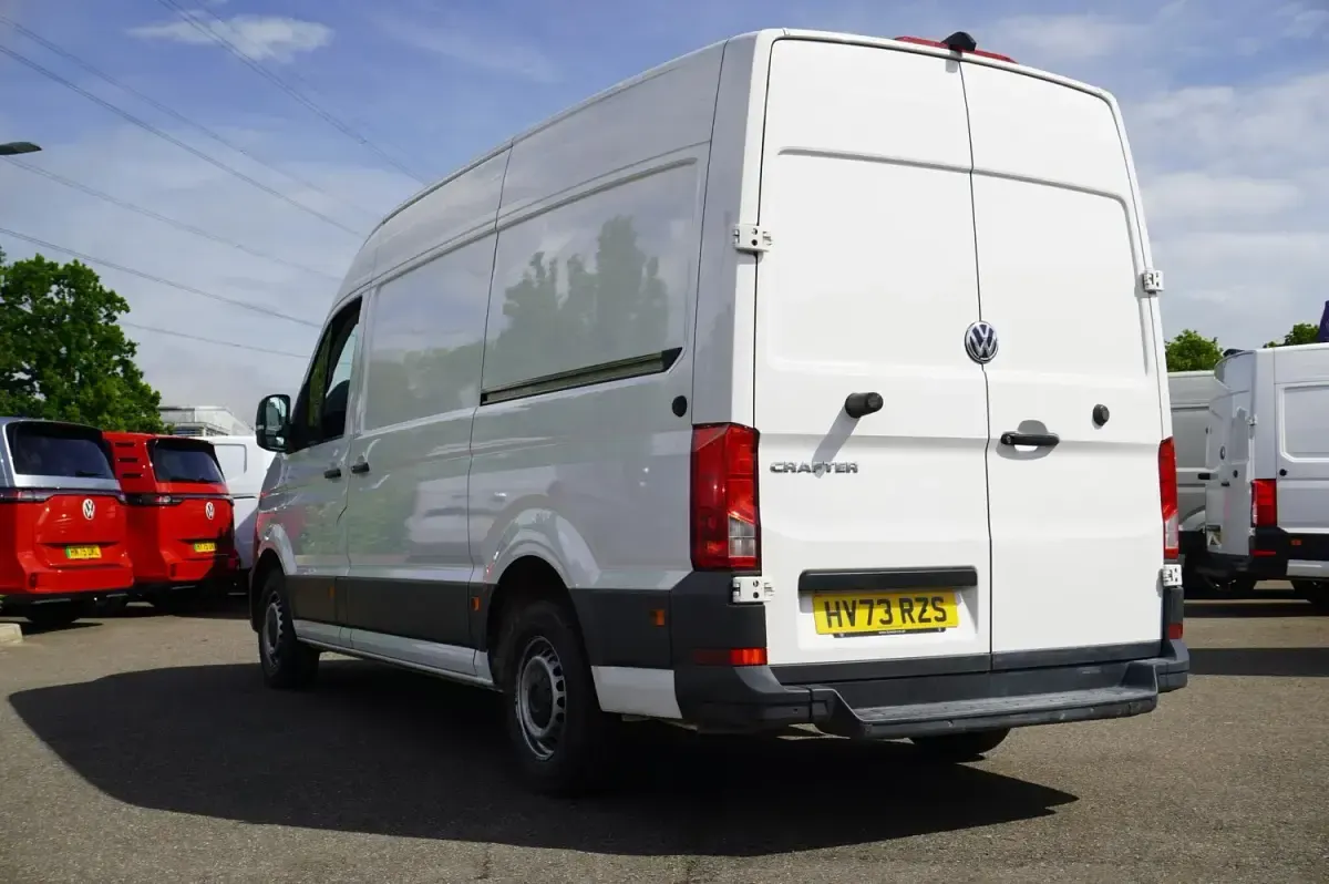 Usado VW Crafter Trendline 140 HP (102 kW) 2023 Branco Van