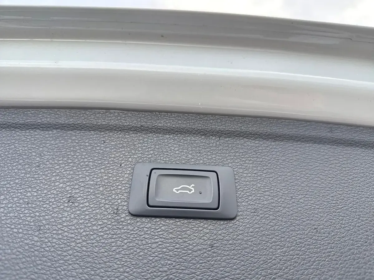 Used Audi Q5 Advanced 265 HP (194 kW) 2022 White SUV