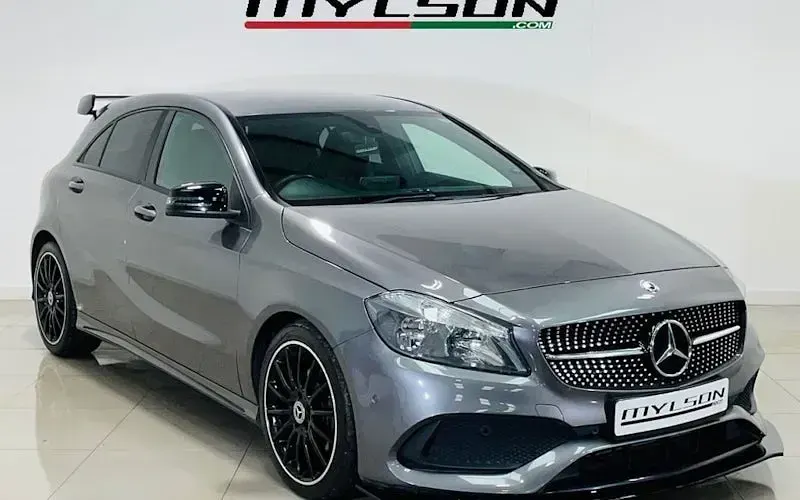 Usado Mercedes A200 Executive 156 HP (114 kW) 2017 Cinzento Citadino