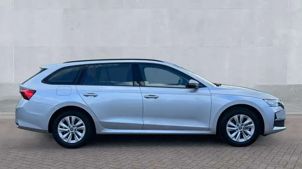 Used Skoda Octavia SE Technology 150 HP (110 kW) 2025 Silver Estate