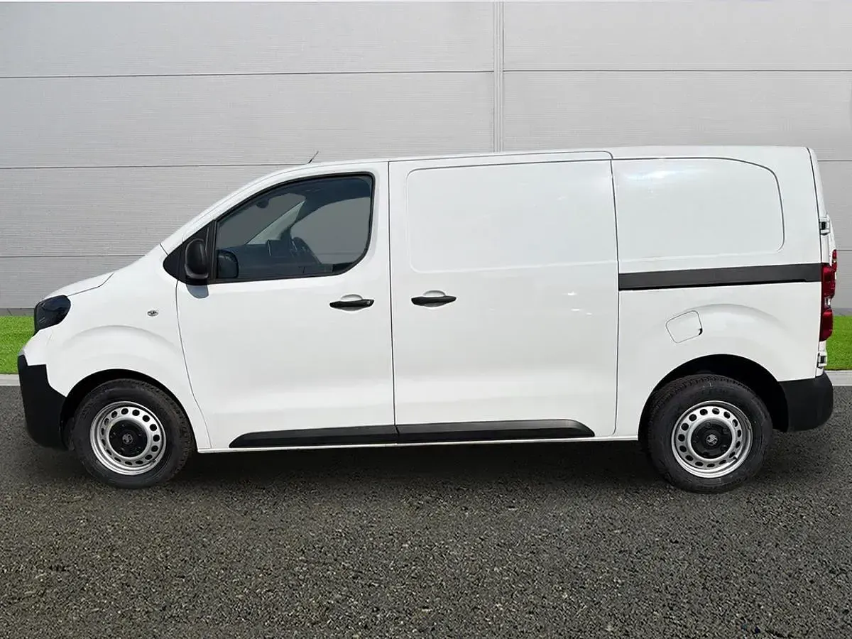 Used Vauxhall Vivaro 2025 White MPV