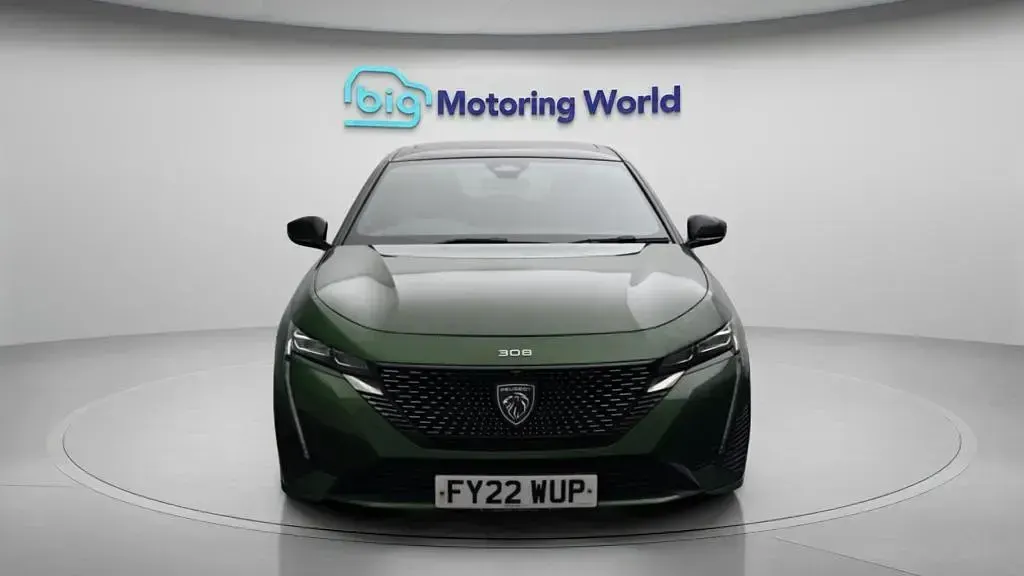 Used Peugeot 308 Premium 225 HP (165 kW) 2022 Green Hatchback