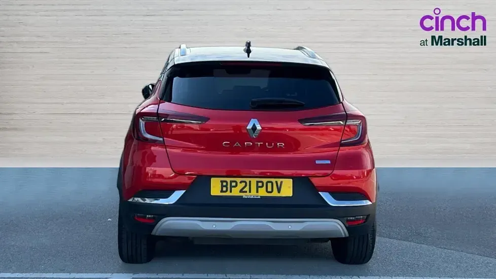 Used Renault Captur Version S 160 HP (117 kW) 2021 Red and black SUV