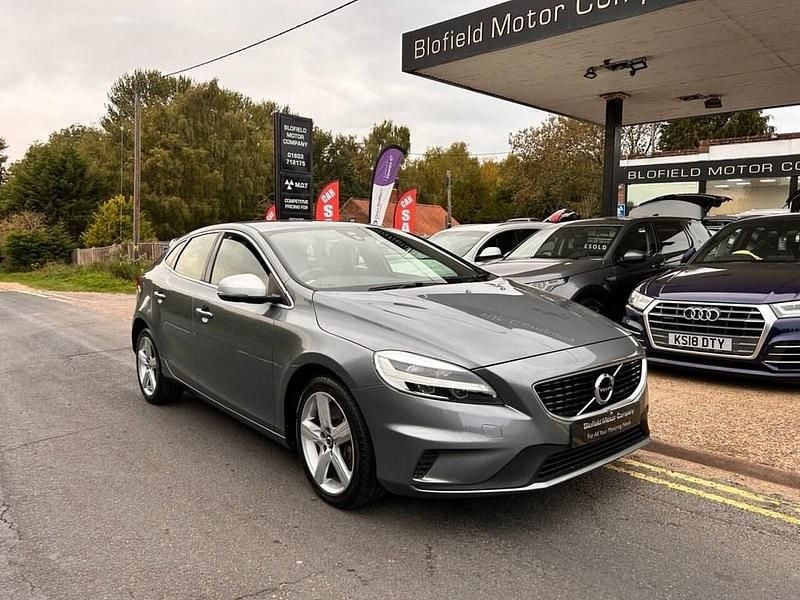 Used Volvo V40 R-Design 150 HP (110 kW) 2018 Grey Estate
