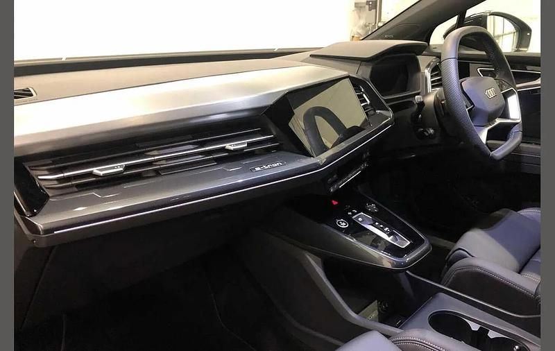 Used Audi Q4 e-tron Black Edition 206 kW (281 HP) 2025 Blue SUV