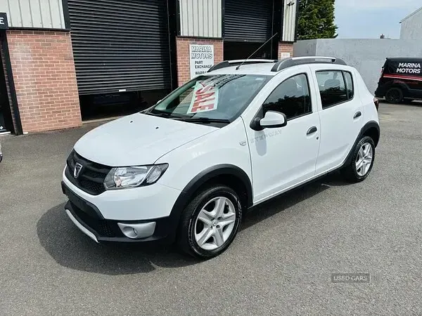 Used Dacia Sandero Ambiance 90 HP (66 kW) 2016 White Hatchback