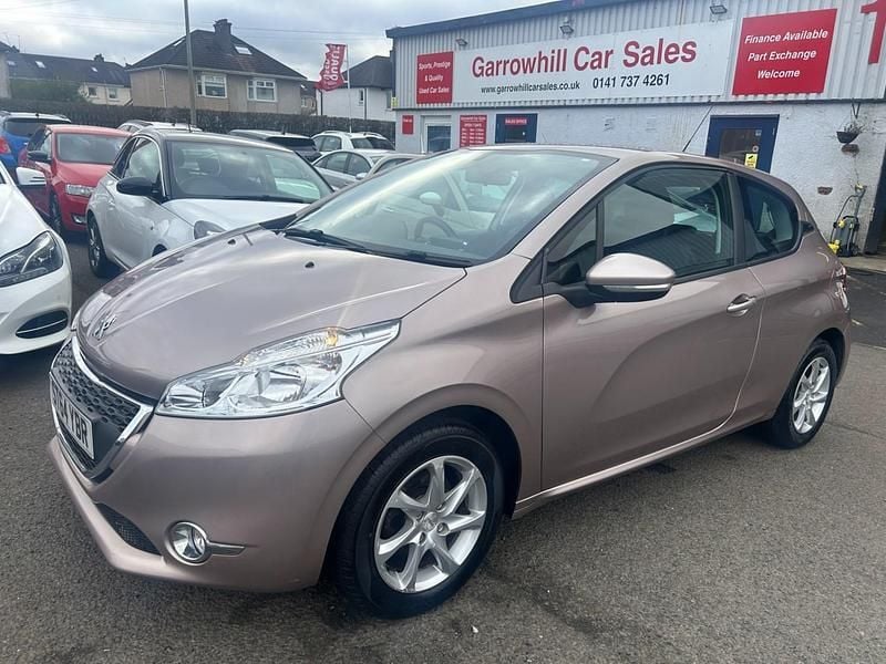 Used Peugeot 208 Active 68 HP (50 kW) 2015 Pink Hatchback