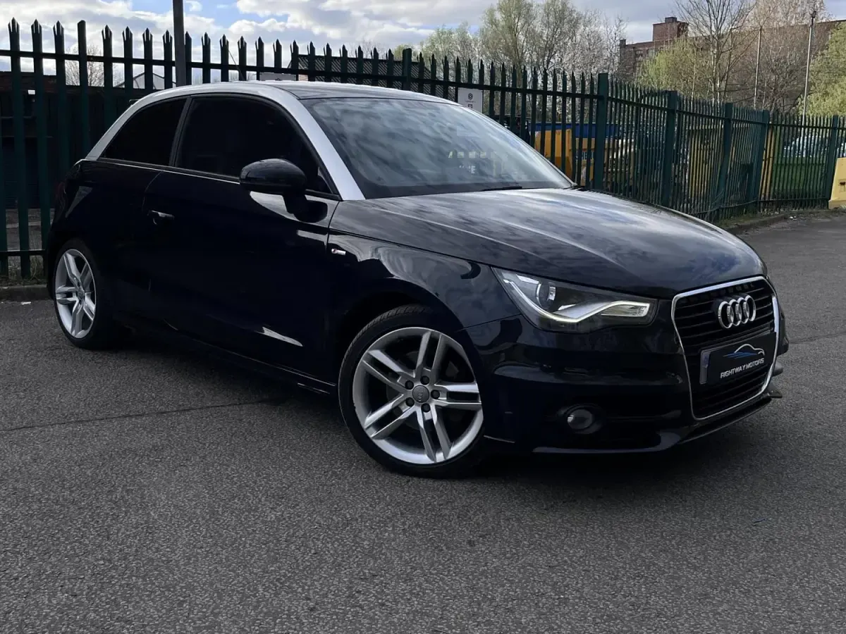 Begagnad Audi A1 S-Line 122 HK (89 kW) 2011 Svart Halvkombi