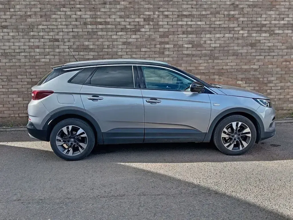 Second-hand Vauxhall Grandland X S 130 CP (95 kW) 2020 Gri SUV
