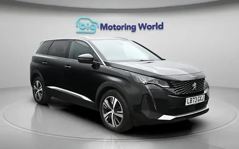 Second-hand Peugeot 5008 Allure+ 131 CP (96 kW) 2023 Negru SUV