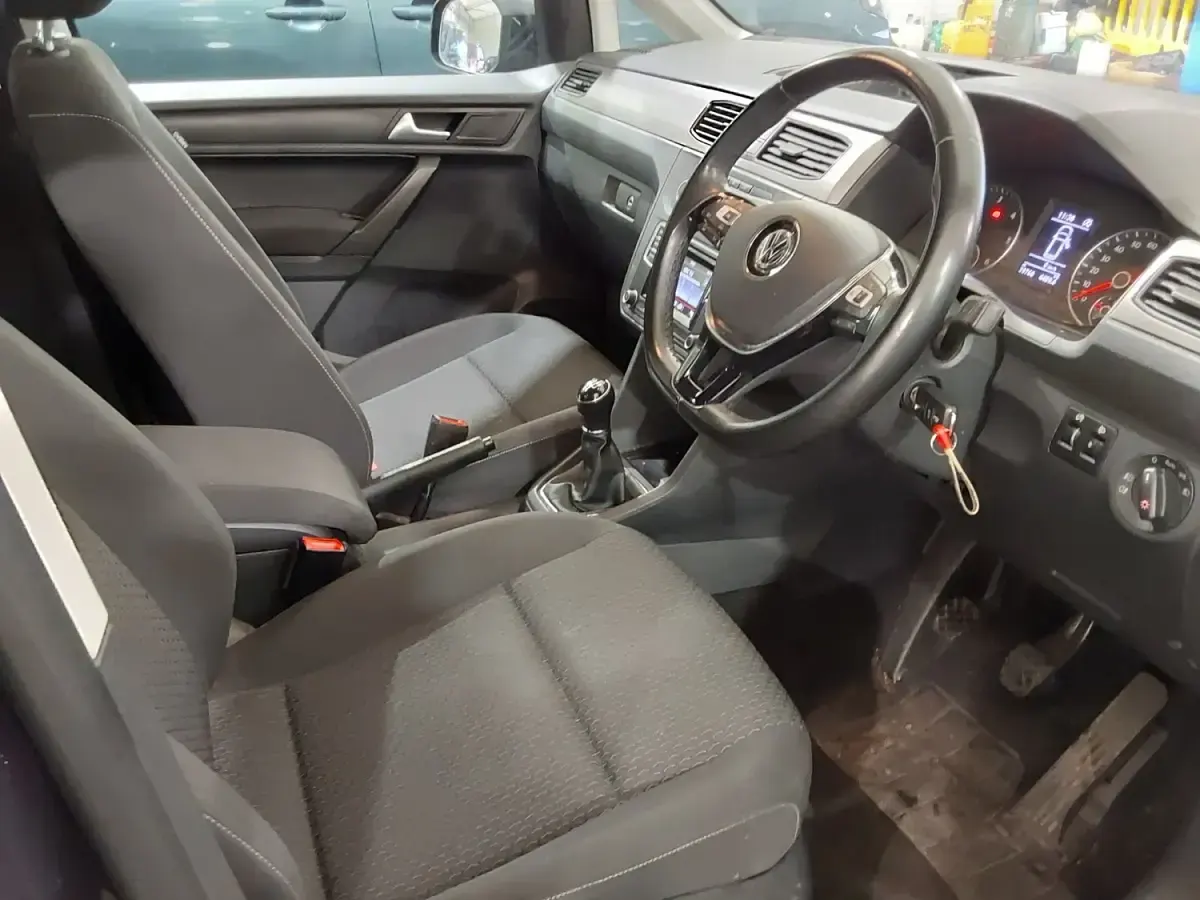 Używany VW Caddy Life 2021 Niebieski Minivan
