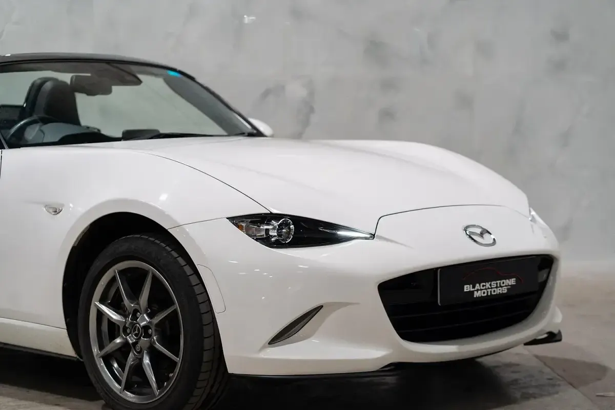 Used Mazda MX5 Exclusive-Line 132 HP (97 kW) 2023 White Cabriolet