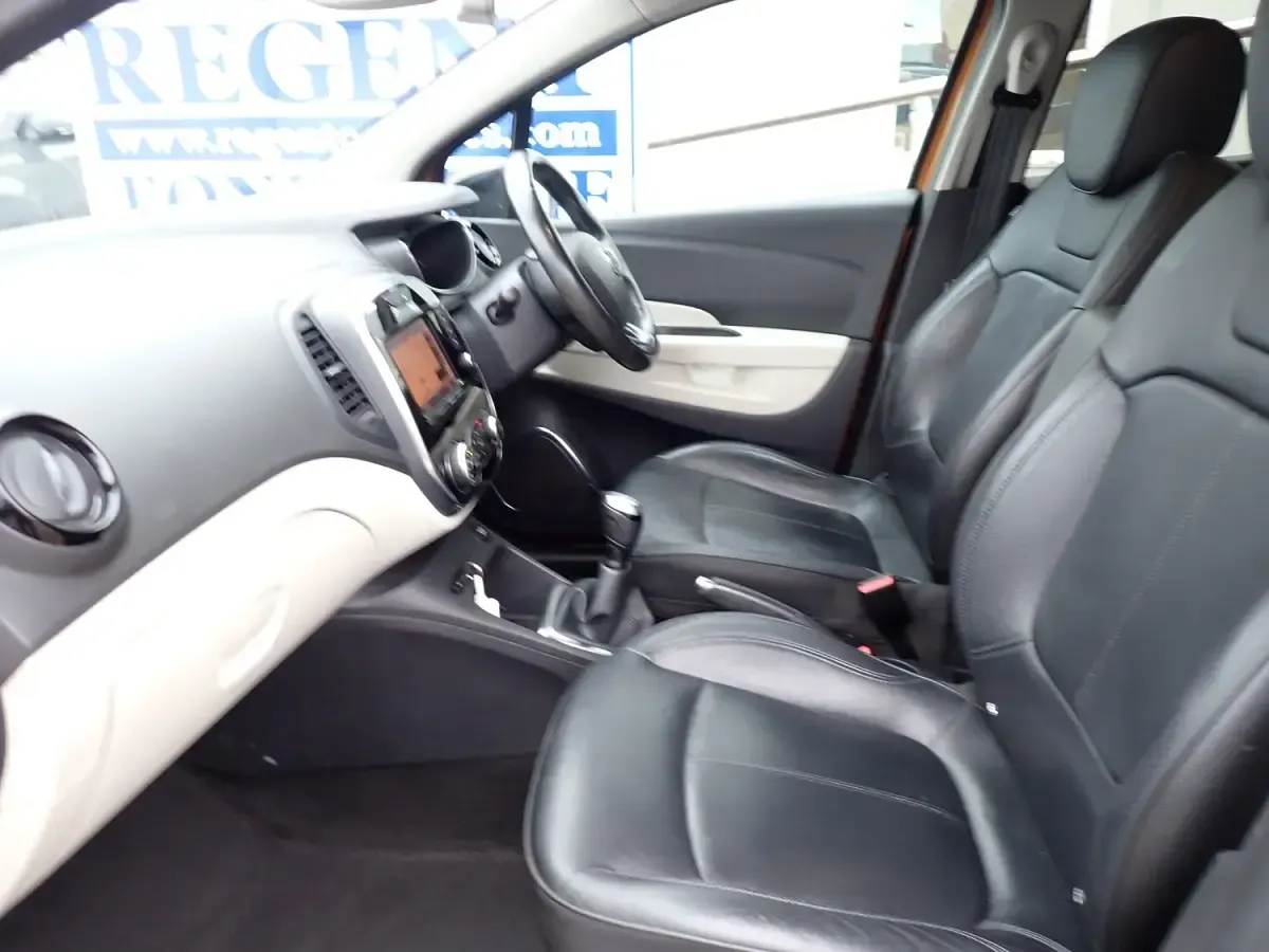Used Renault Captur GT-Line 90 HP (66 kW) 2020 Orange/black SUV