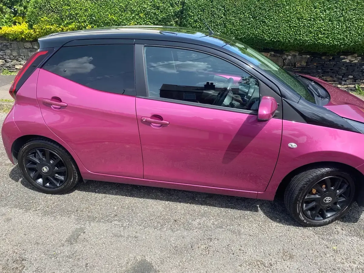 Used Toyota Aygo X-cite 72 HP (52 kW) 2018 Purple Hatchback