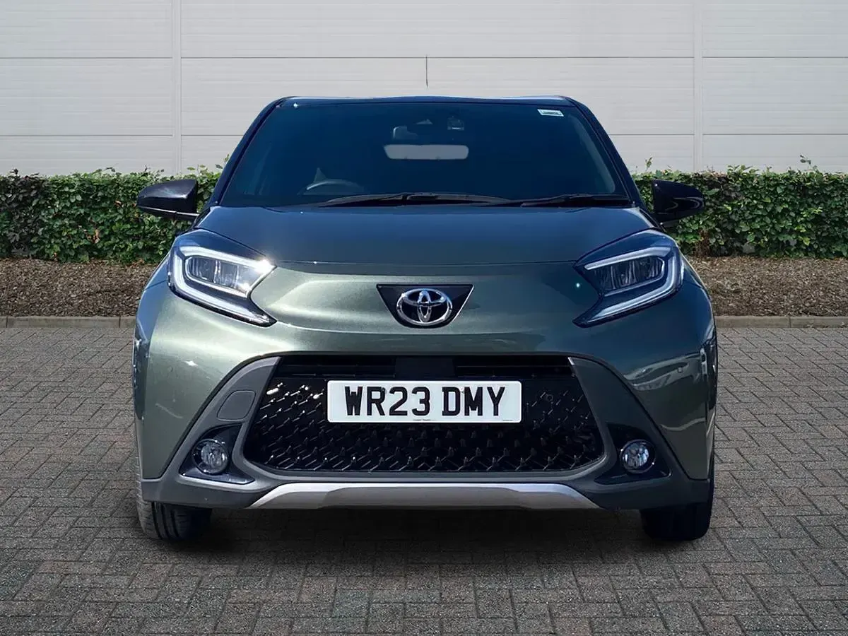 Used Toyota Aygo X 72 HP (52 kW) 2023 Green SUV