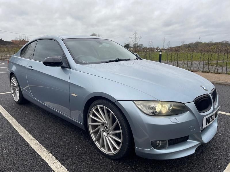 Begagnad BMW 320 2008 Blå Sportkupé