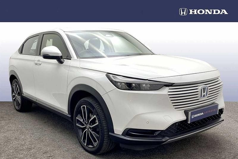 Used Honda HR-V Elegance 131 HP (96 kW) 2022 Platinum white SUV