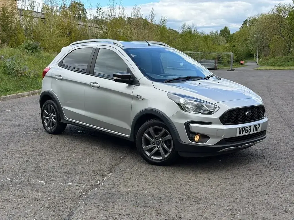 Begagnad Ford Ka Plus Active 85 HK (62 kW) 2018 Silver Halvkombi