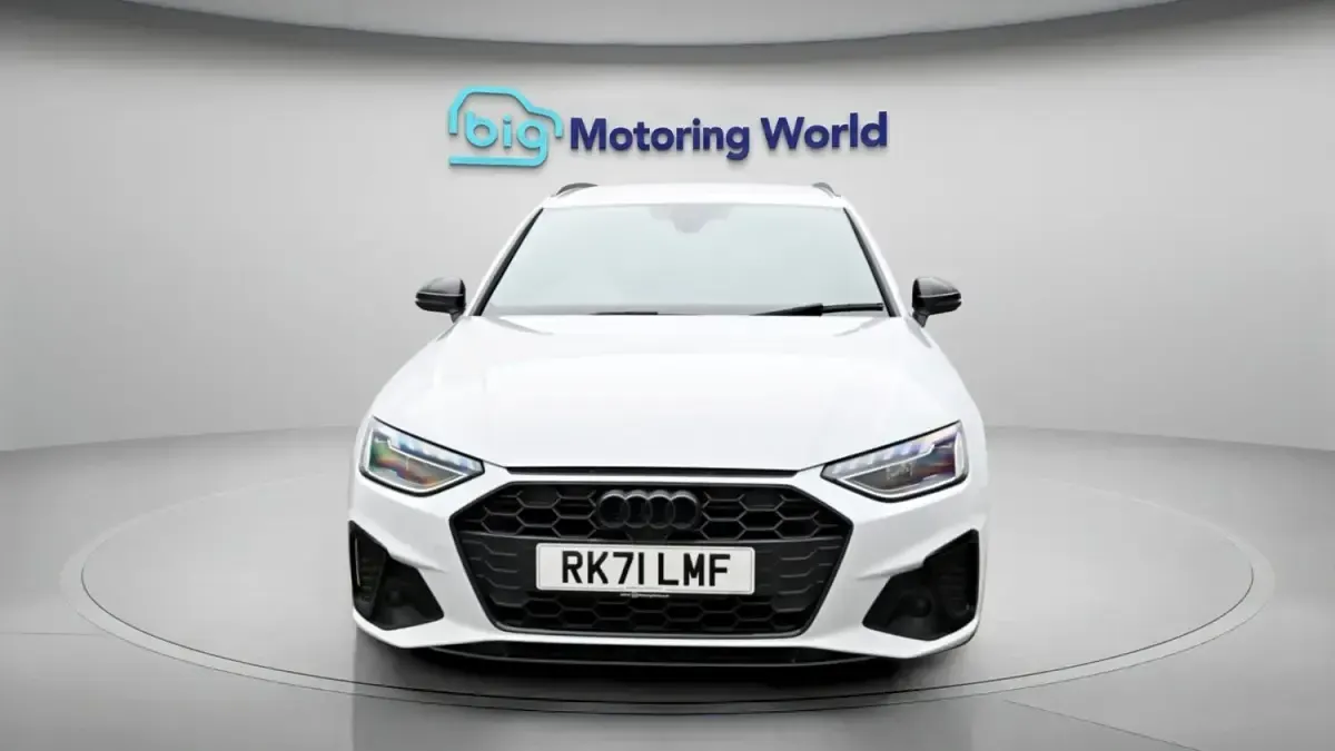 Używany Audi A4 Black Edition 190 KM (139 kW) 2021 Biały Kombi