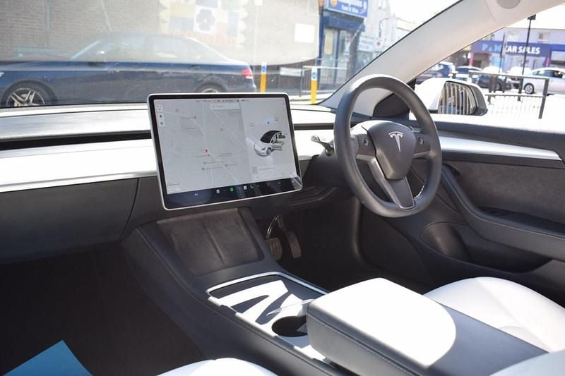 Used Tesla Model 3 Standard Range 208 kW (283 HP) 2021 White Sedan