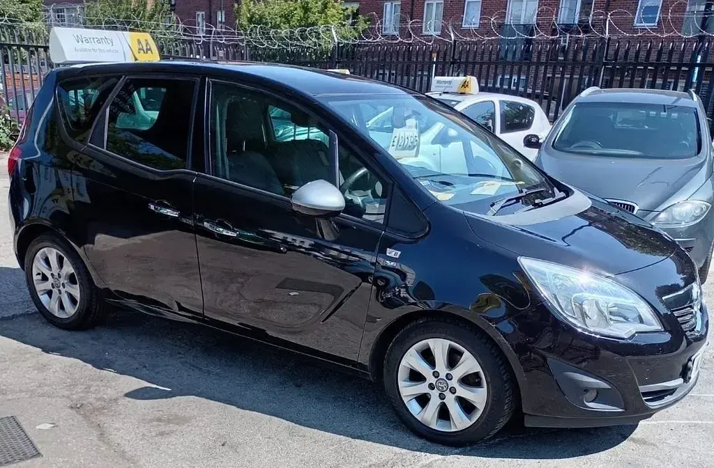 Used Vauxhall Meriva 98 HP (72 kW) 2011 Black MPV